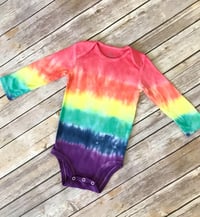 Image 3 of Rainbow Tie Dye Bodysuit Baby Top Boys Girls Neutral Shirt Long Sleeves Size 6-9 Months 
