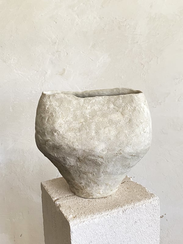 STONE light eclipse vase I