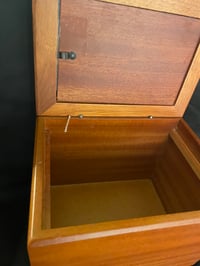 Image 4 of Spider Box