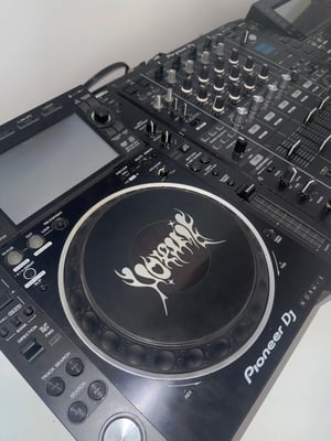 NORMIE CHROME STICKER