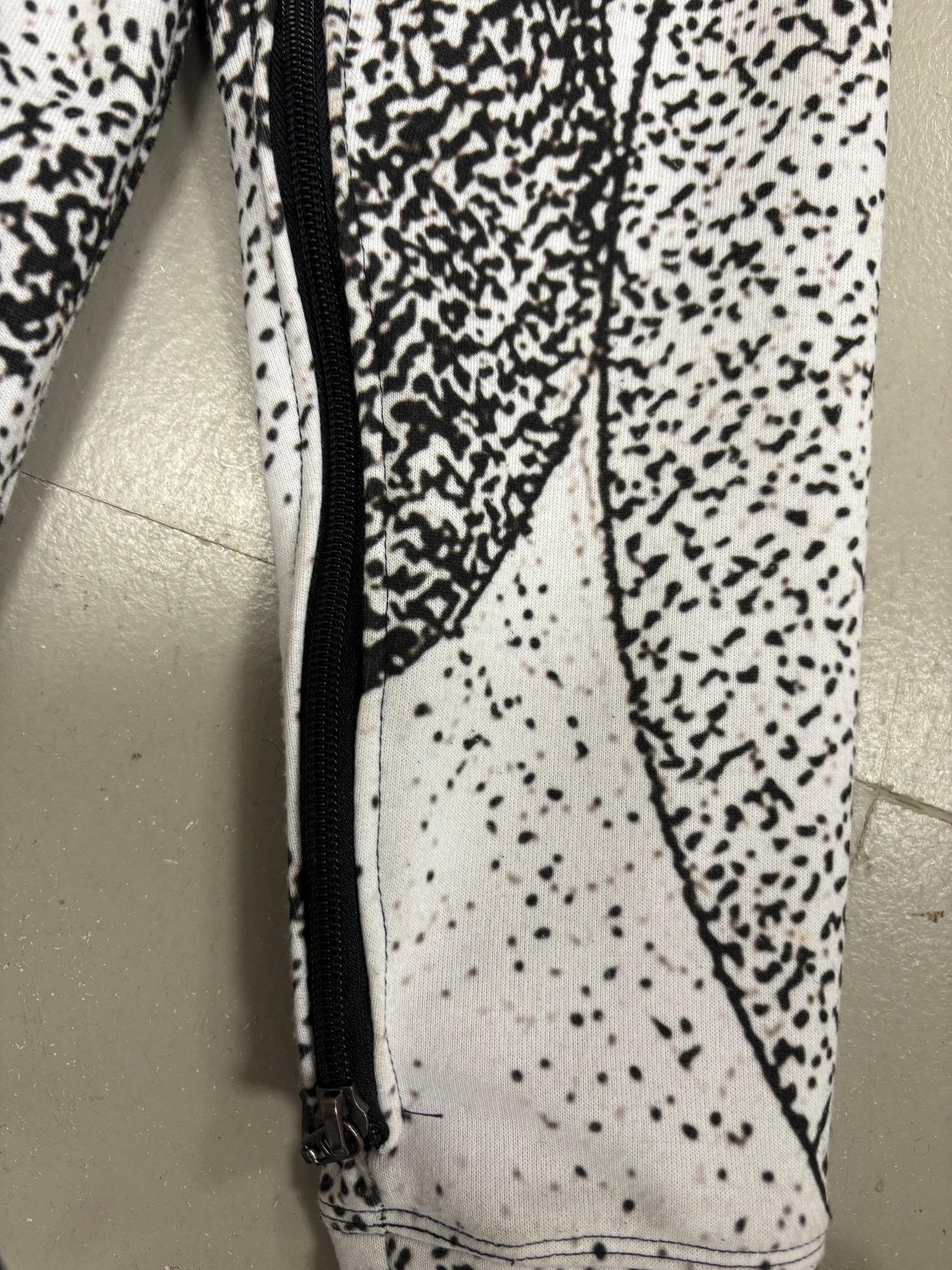 Image of HOODED JACKET WITH A MODULAR DESIGN