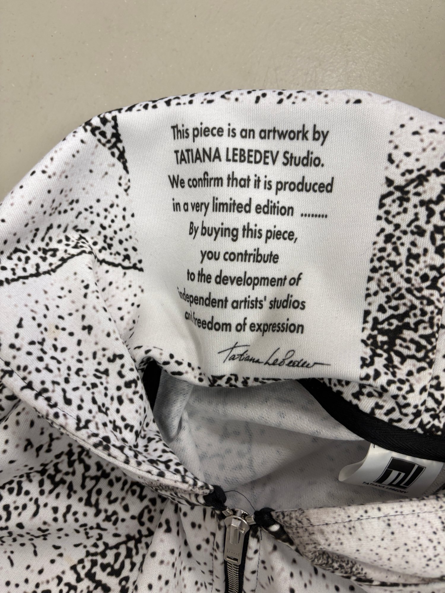 Image of HOODED JACKET WITH A MODULAR DESIGN