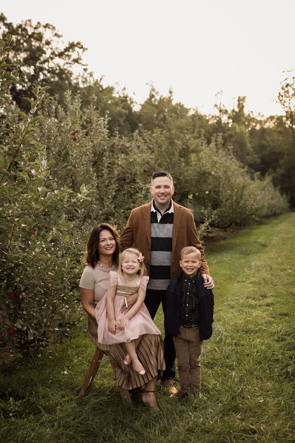 Image of Apple Orchard Mini Session