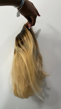 Image 2 of 14” Ombré Blonde Bob Unit