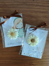 Image 1 of PETALI DI CERA