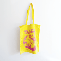 Image 1 of TOTE BAG AMARILLA - 'Otro Día En El Planeta Tierra'