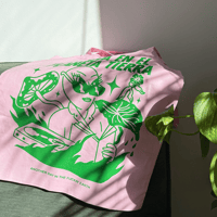 Image 3 of TOTE BAG ROSADA - 'Otro Día En El Planeta Tierra'