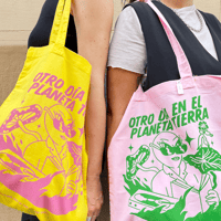 Image 4 of TOTE BAG NARANJA - 'Otro Día En El Planeta Tierra'