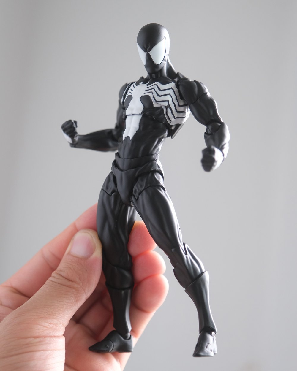 ASM300 SYM SCULPT (MESS TOYS)