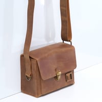 Image 2 of Chunky Small Scout in vintage light brown