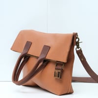 Image 4 of Midi Bag 280 in pebbled biscuit