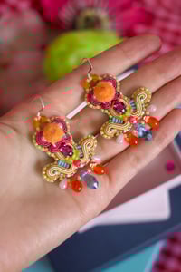 Image 6 of Copy of Deli Earrings - 1975 - Petites boucles brodées - Fermoirs Argent 925