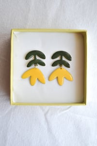 Image 1 of Tulipanes amarillos grandes
