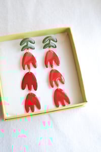 Image 1 of Tulipanes rojos largos