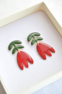 Image 2 of Tulipán rojo pequeño