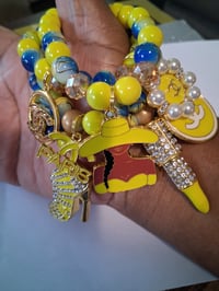 Image 1 of Mrs yellow 