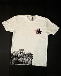 Image 4 of 'El mundo colonial se derrumba" (camisa)
