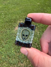 Image of Alien w/ uv and infinity pattern