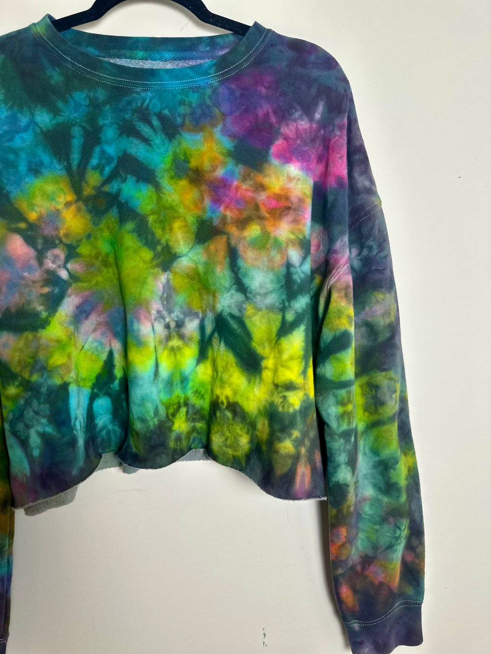 RTS - CROPPED SWEATSHIRT -XL