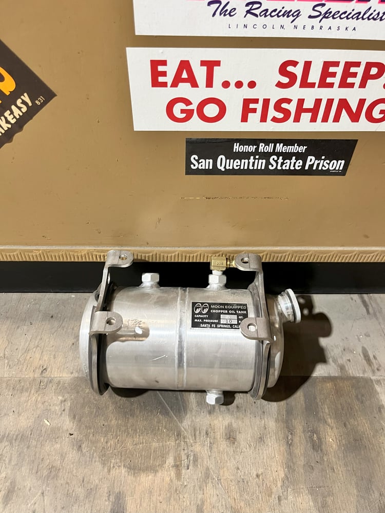 Image of Mooneyes Oil Tank with Brackets