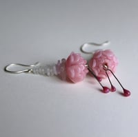Image 3 of Floral gradient earrings (pink)
