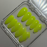 Image 2 of Priklijuojami nagai - Lime (Vidutinio ilgio)