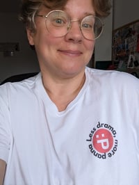 Camiseta Less drama, more panna