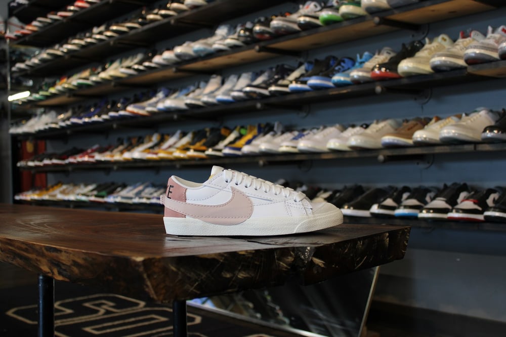 BLAZER LOW '77 JUMBO "PINK OXFORD" WMNS