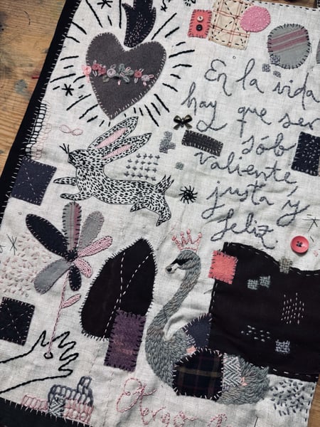 Image of Kit Black Swan