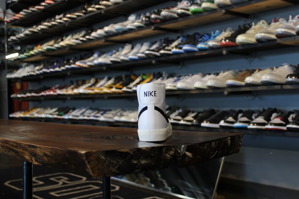 BLAZER MID '77 "WHITE/BLACK" WMNS