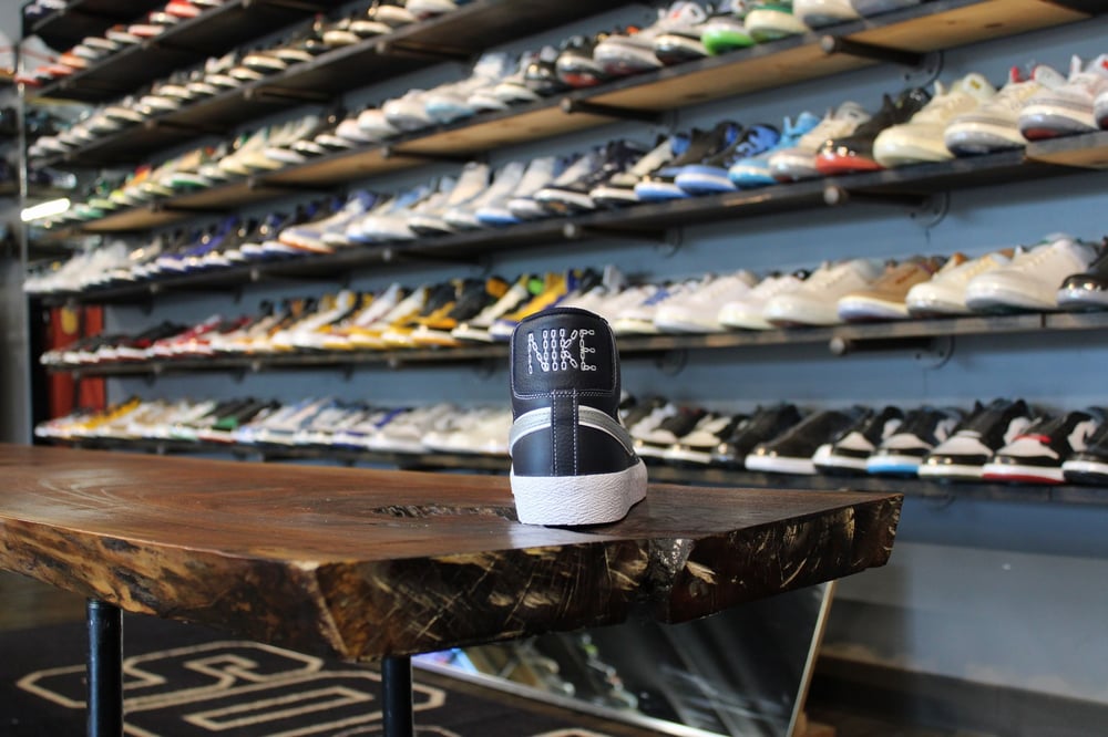 ZOOM SB BLAZER MID x MASON SILVA "BLACK/SILVER"