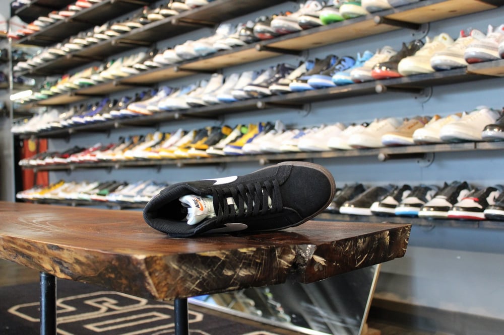 SB BLAZER MID "BLACK/WHITE"