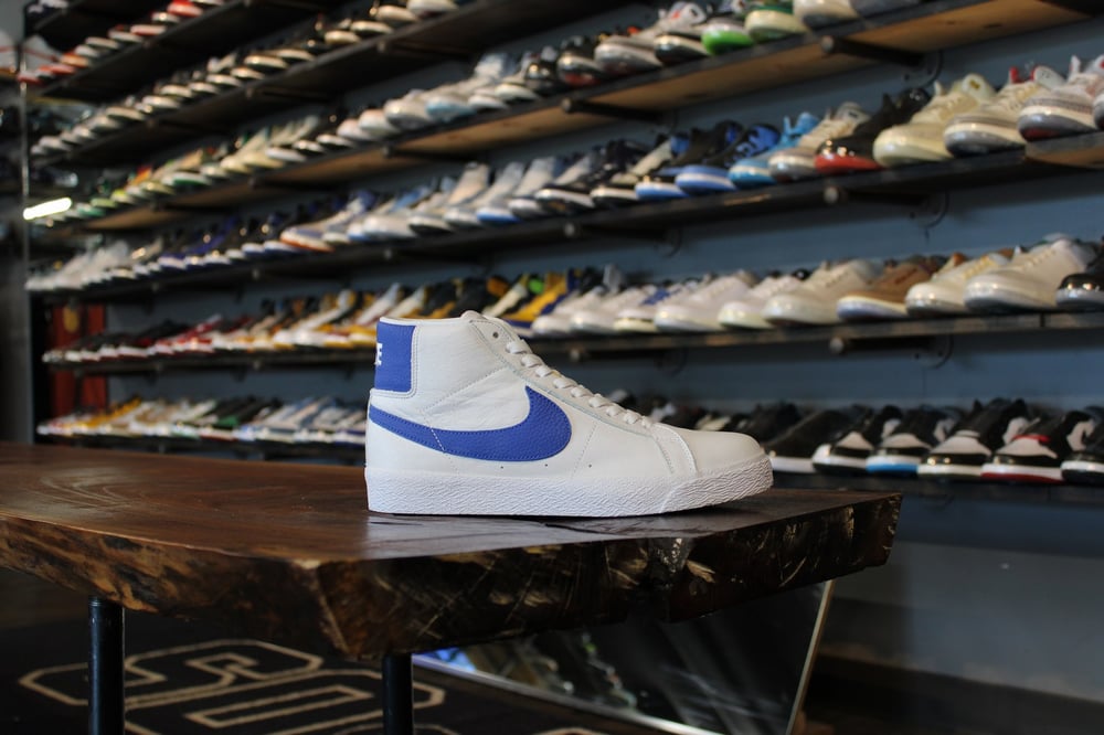 ZOOM SB BLAZER MID ISO "WHITE/BLUE"