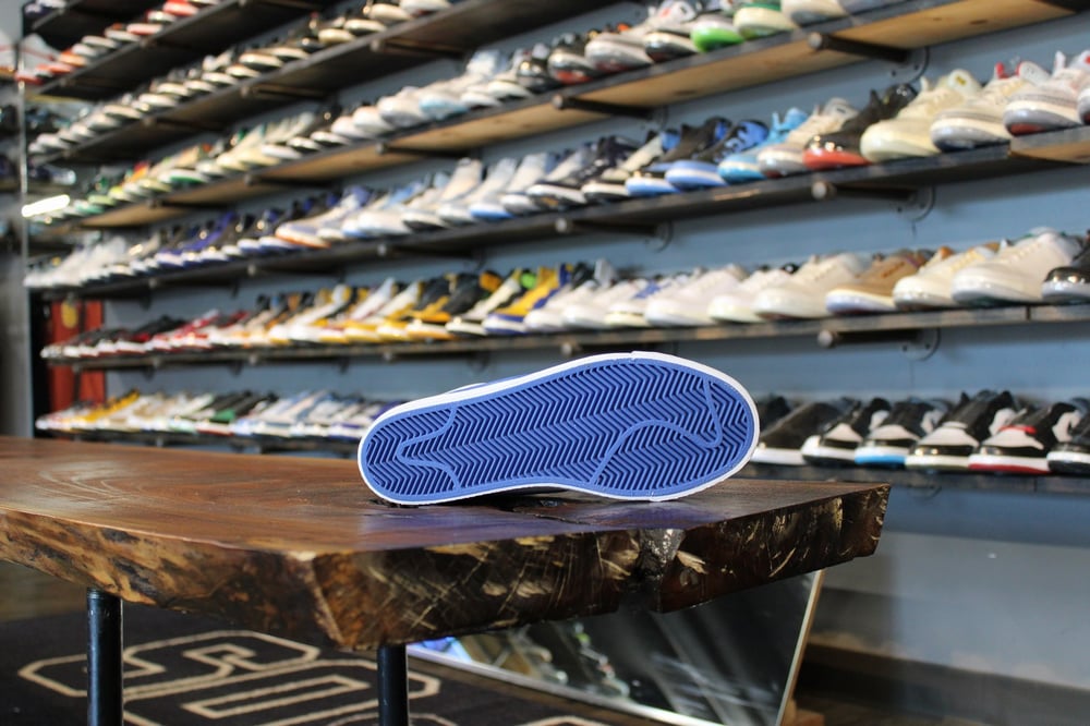 ZOOM SB BLAZER MID ISO "WHITE/BLUE"