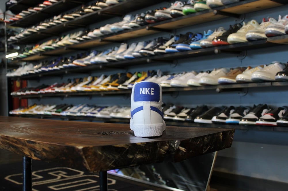 ZOOM SB BLAZER MID ISO "WHITE/BLUE"
