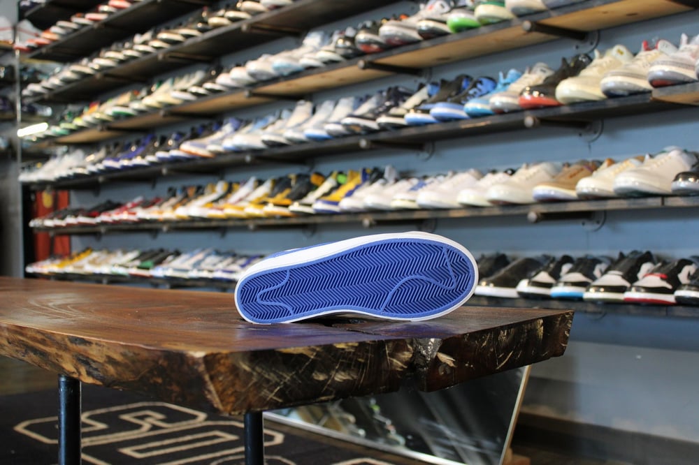 ZOOM SB BLAZER LOW PRO GT ISO "WHITE/VARSITY ROYAL"