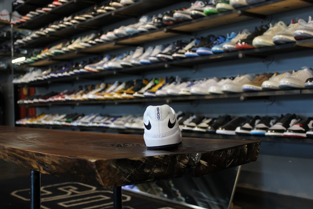 SB ISHOD PRM "WHITE/BLACK"