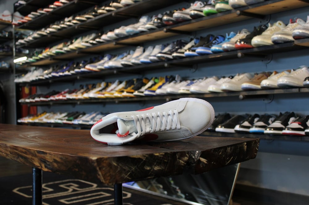 ZOOM SB BLAZER MID "LOBSTER"