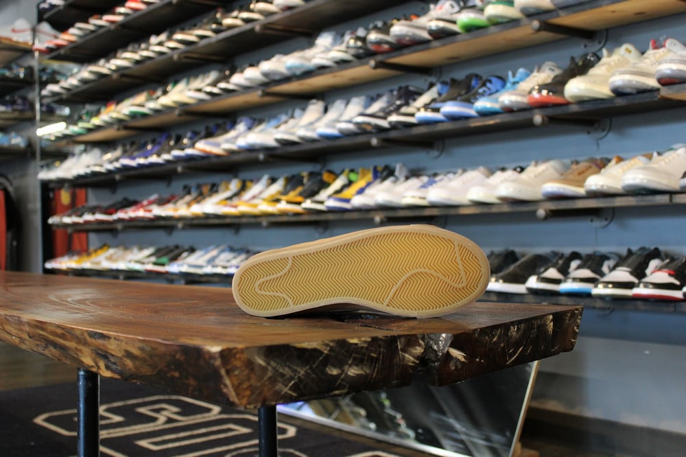 ZOOM SB BLAZER LOW PRO GT "WHITE/BLACK"