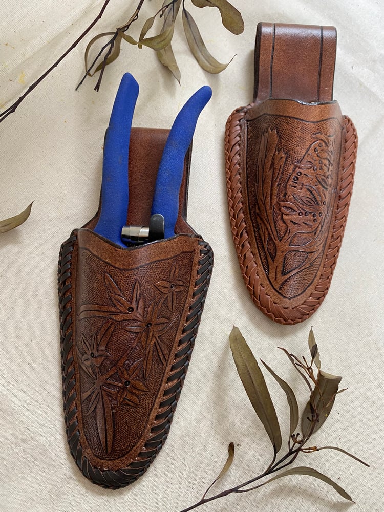 Image of Secateur Pouch~Boronia Keysii