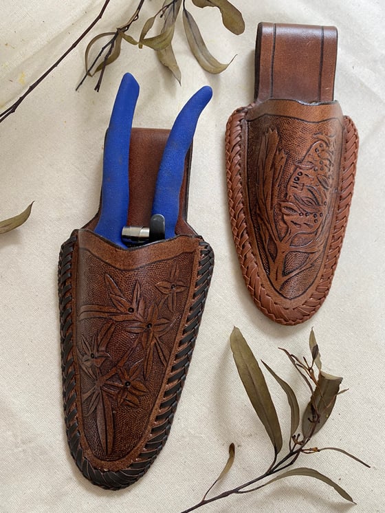 Image of Secateur Pouch~Boronia Keysii