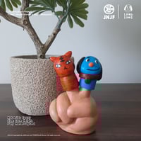 Image 2 of Fingertoy Sculpture