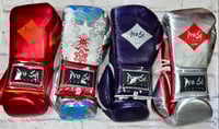 Image 3 of Pro Sé 8oz Professional Boxing Gloves