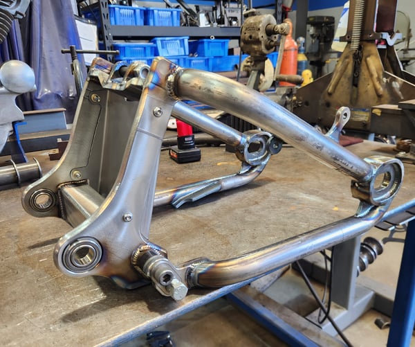 Image of M8 layframe swingarm 