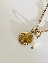 Image 3 of Pearl Scallop Necklace 