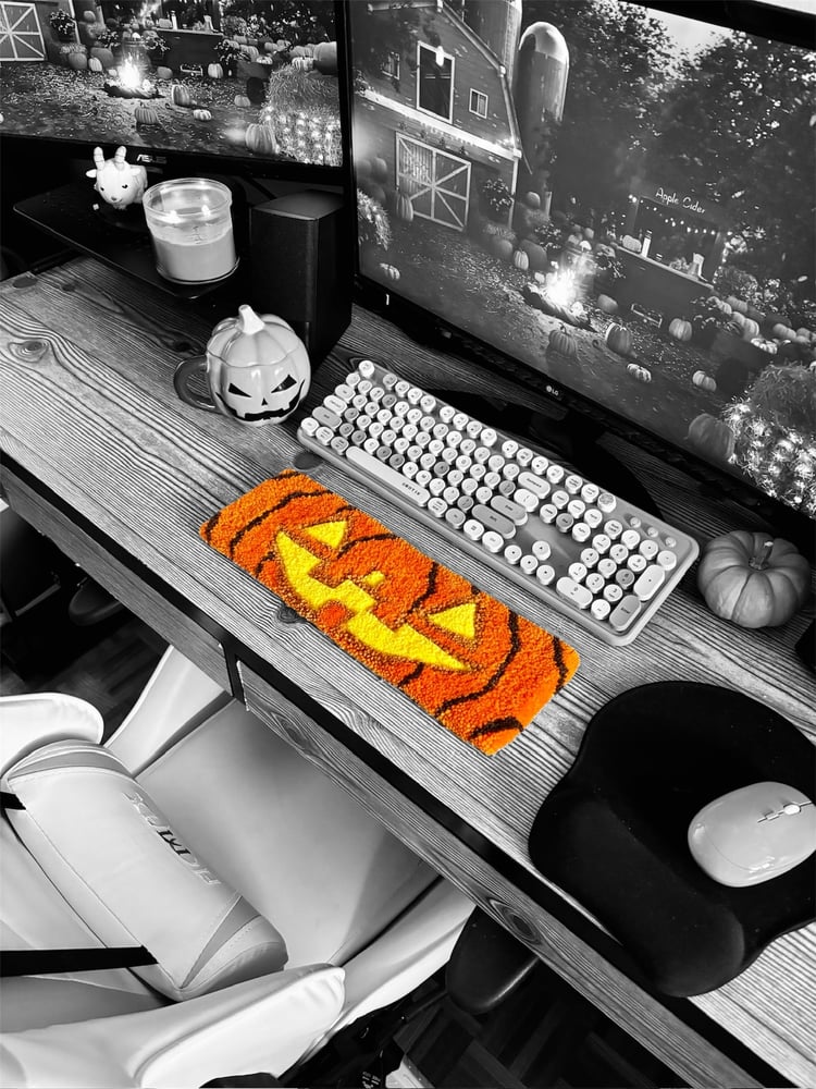 Image of Classic Jack-O-Lantern Desk Rug