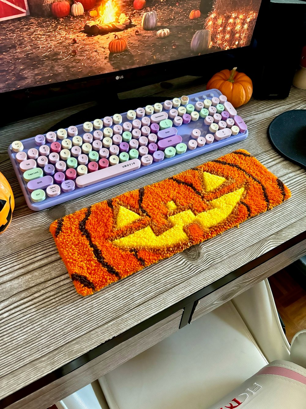 Image of Classic Jack-O-Lantern Desk Rug