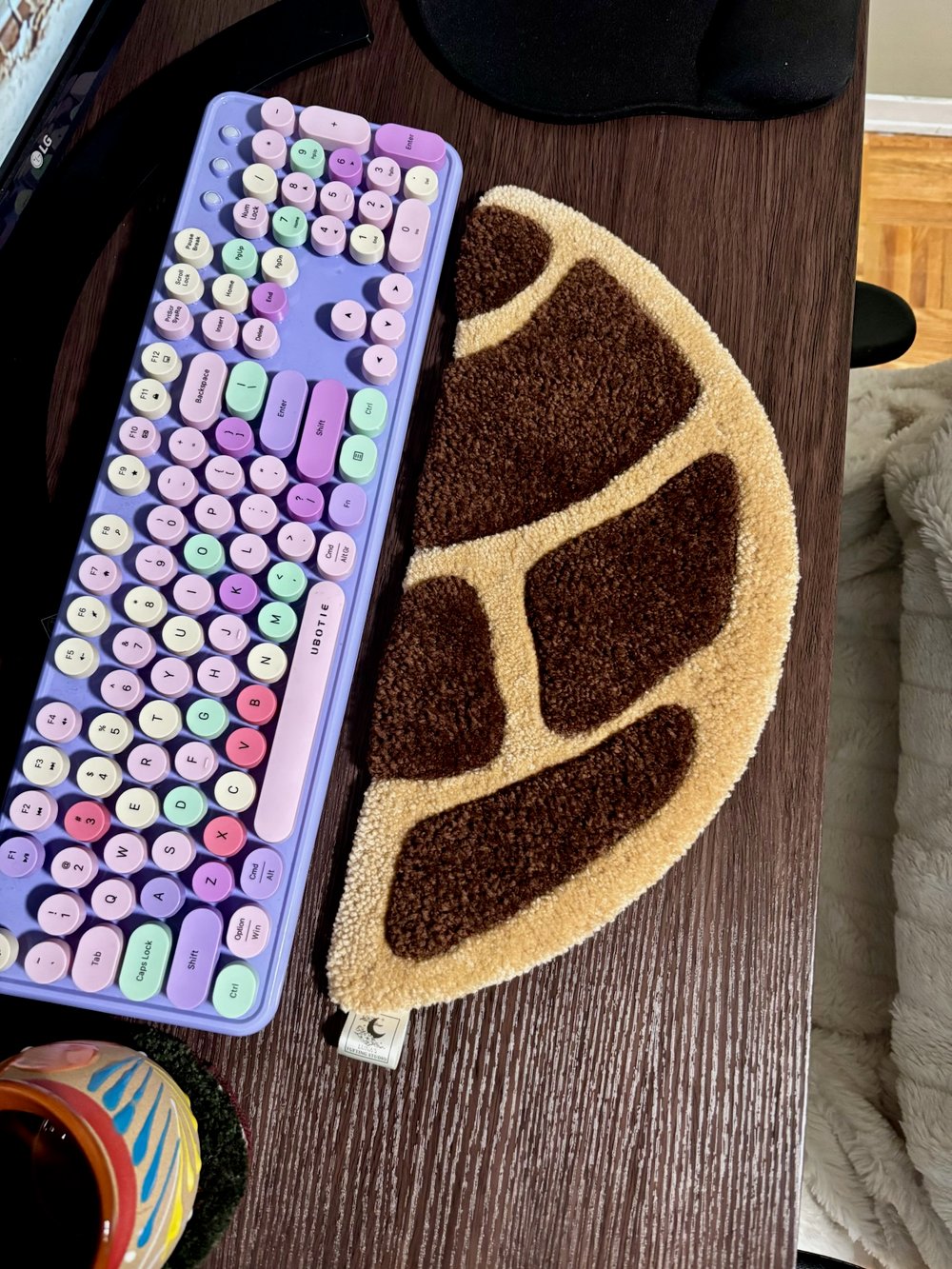 Image of Round Concha Desk Rug