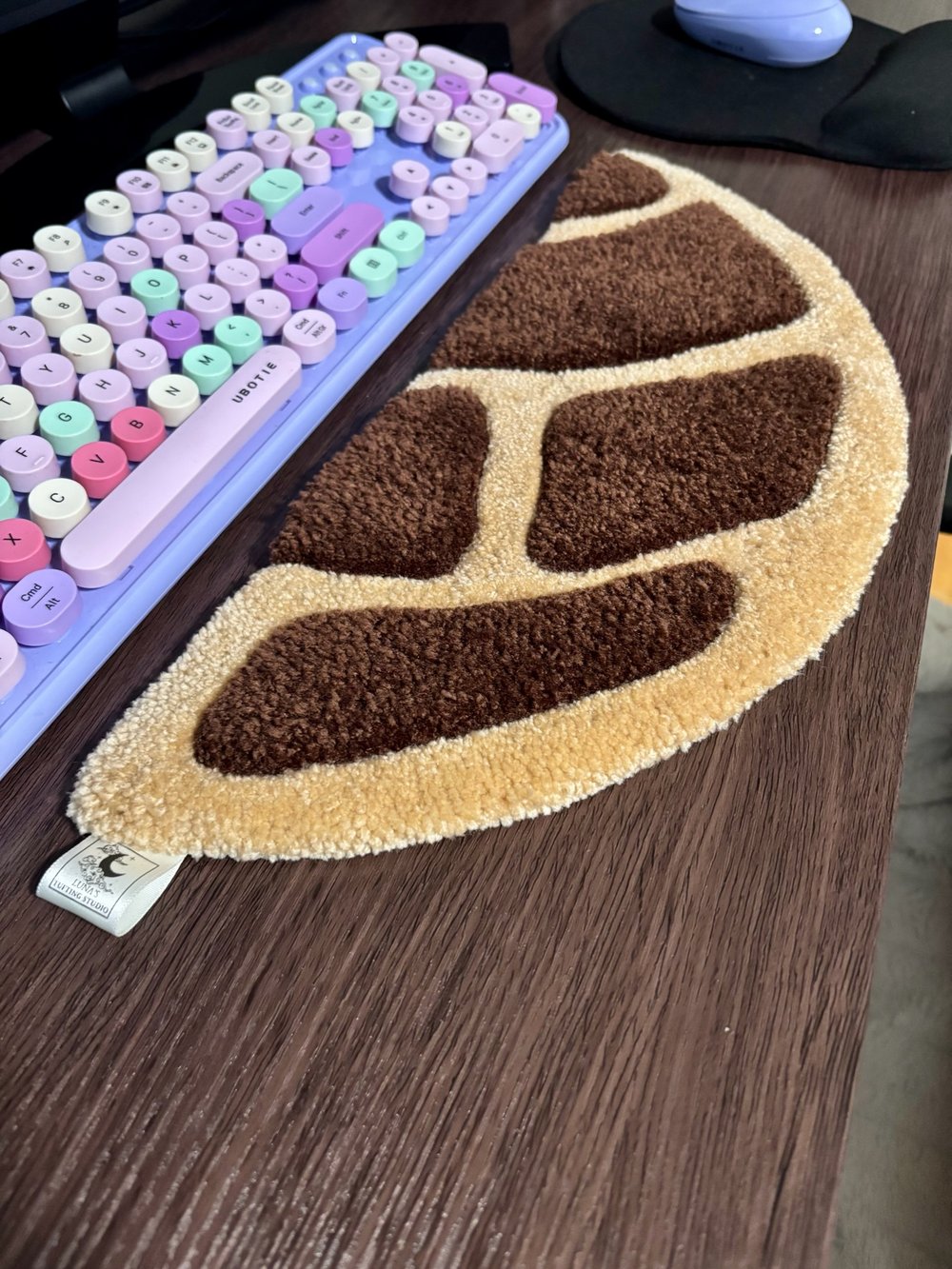 Image of Round Concha Desk Rug