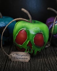 Image 3 of Manzanas envenenadas